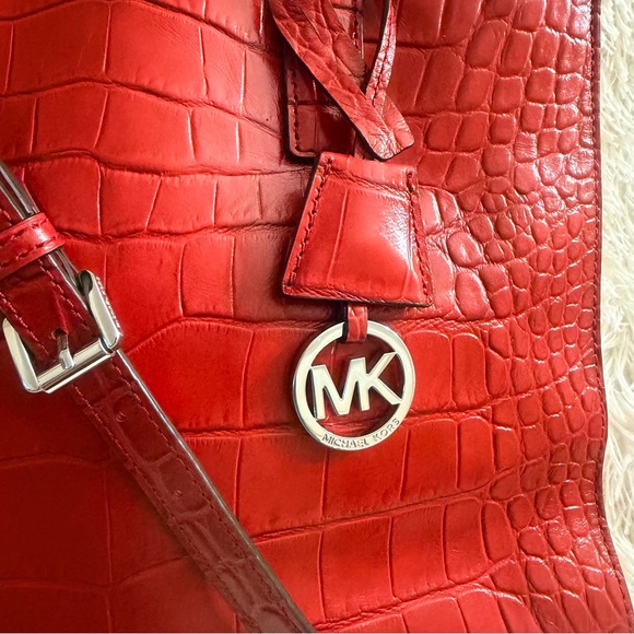 Michael Kors Dillon Large Tote  Bag In Vibrant Red Croc Embossed Leather - Picture 2 of 16